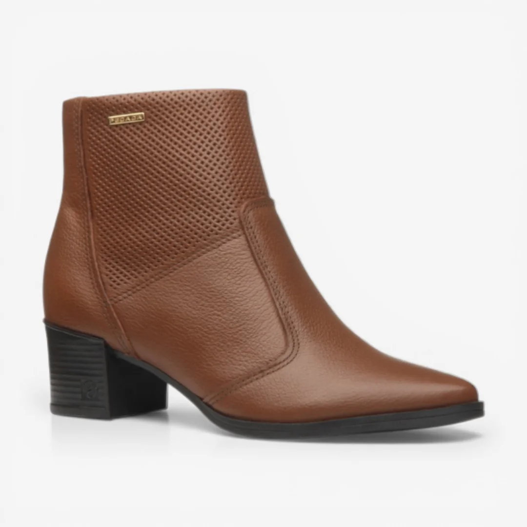 Bota Pegada Cano Curto Em Couro Caramelo