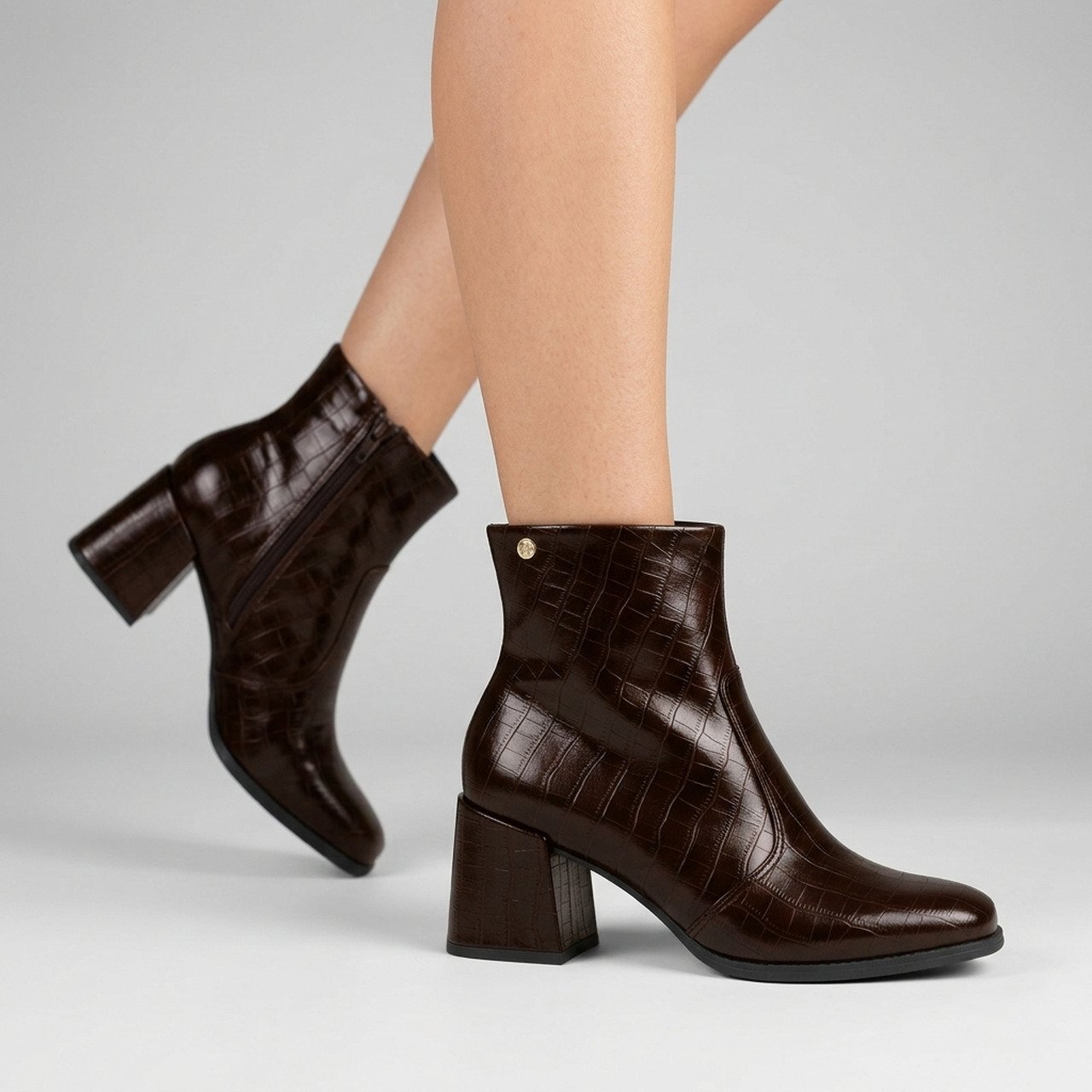 Bota Moleca Salto Bloco Croco Café Marrom 2