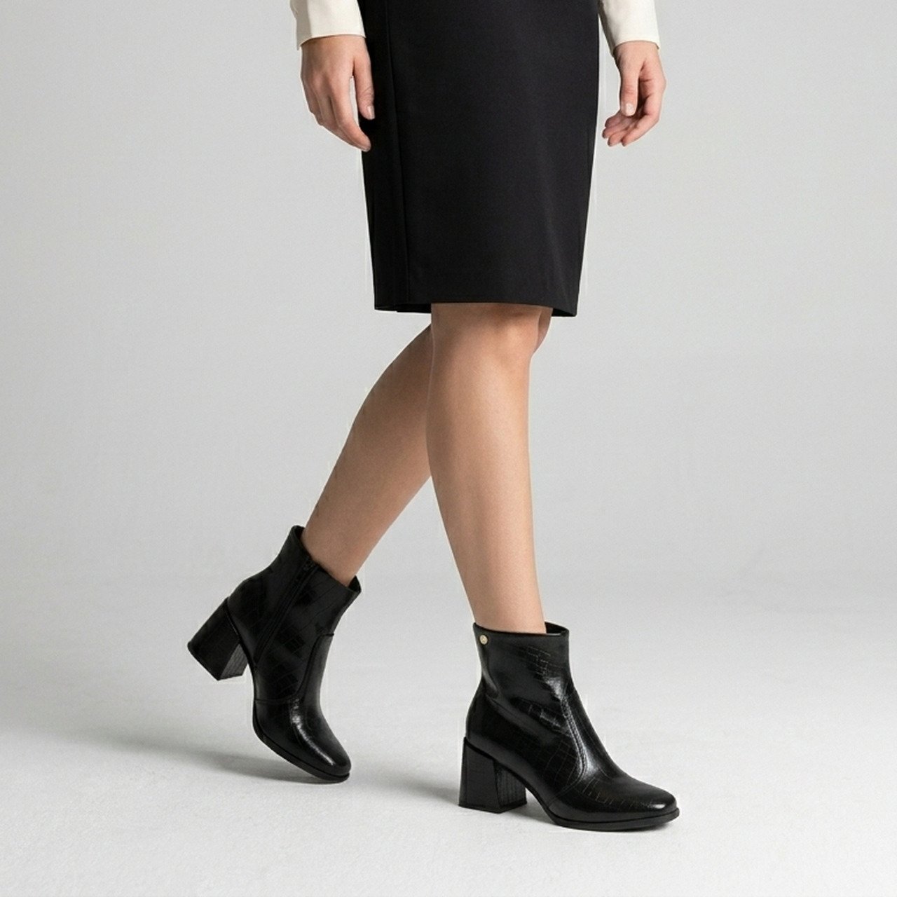 Bota Moleca Salto Bloco Croco Preto Preto 2