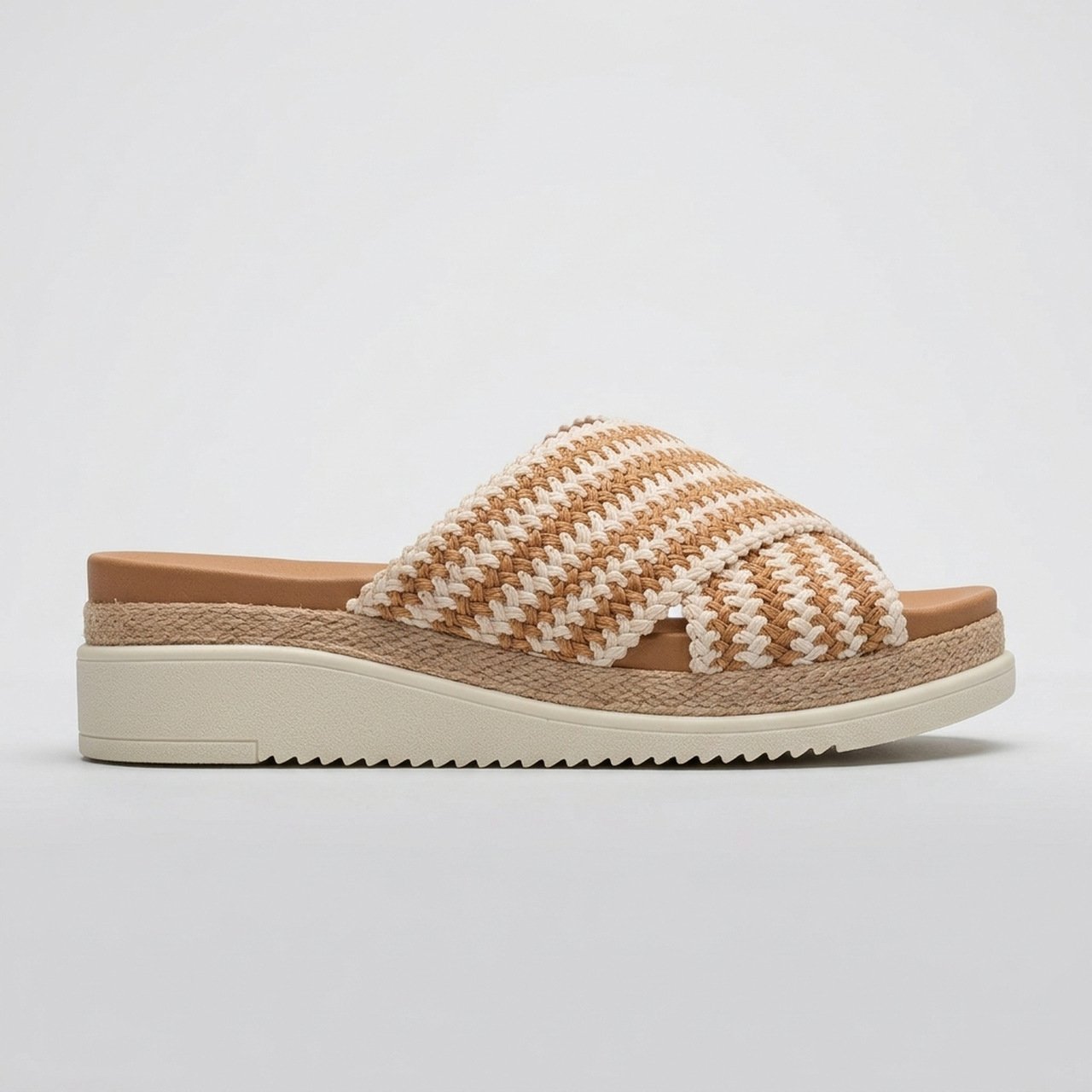 Tamanco Anabela Beira Rio Tecido Caramelo