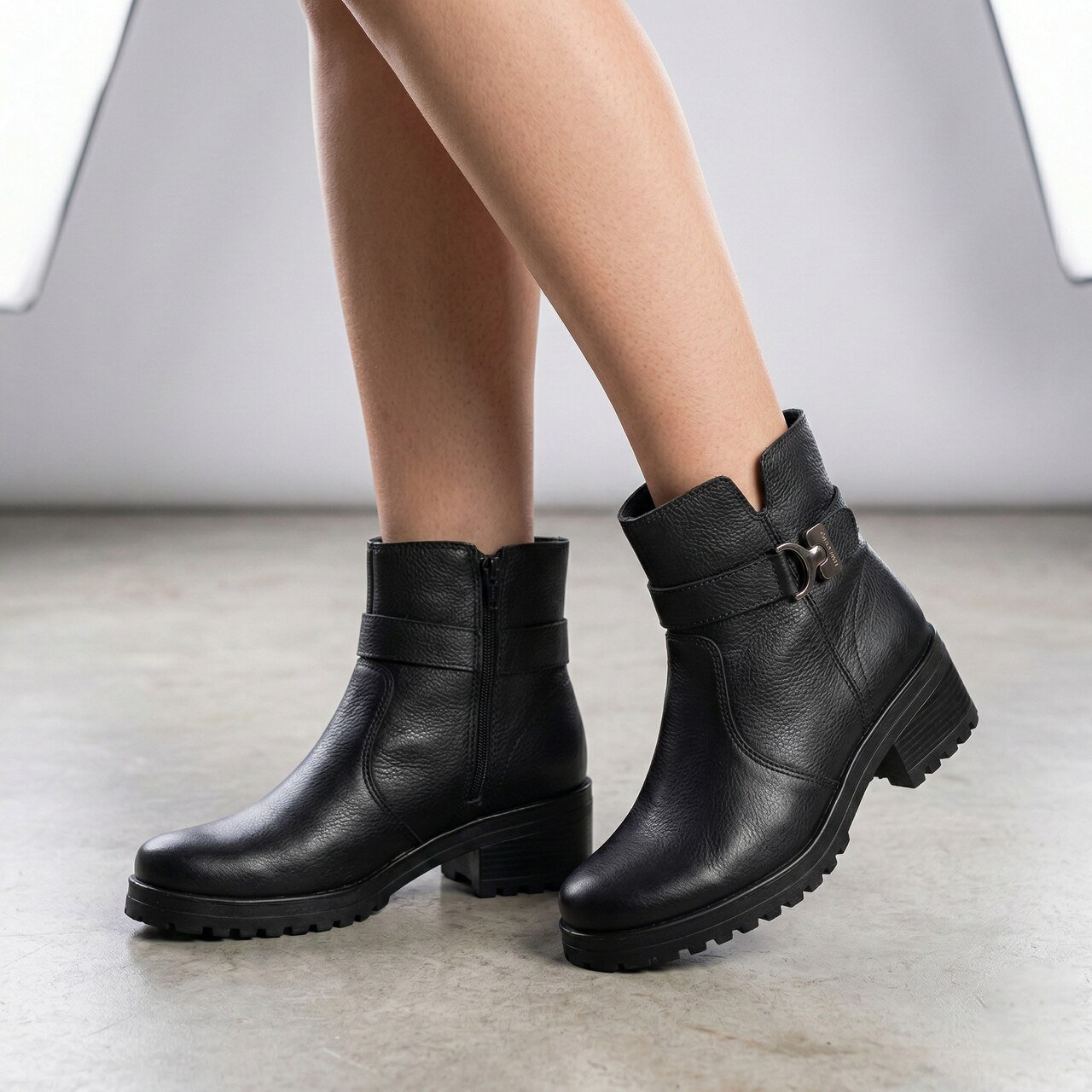 Bota Bottero Cano Curto Em Couro Preta Preto 2