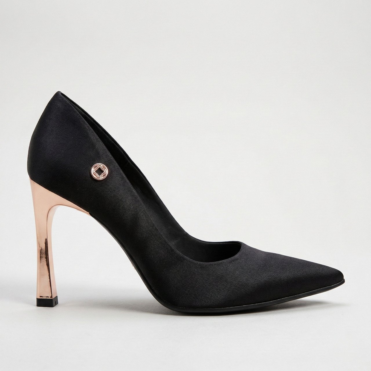 Scarpin Bebecê Salto Alto Preto
