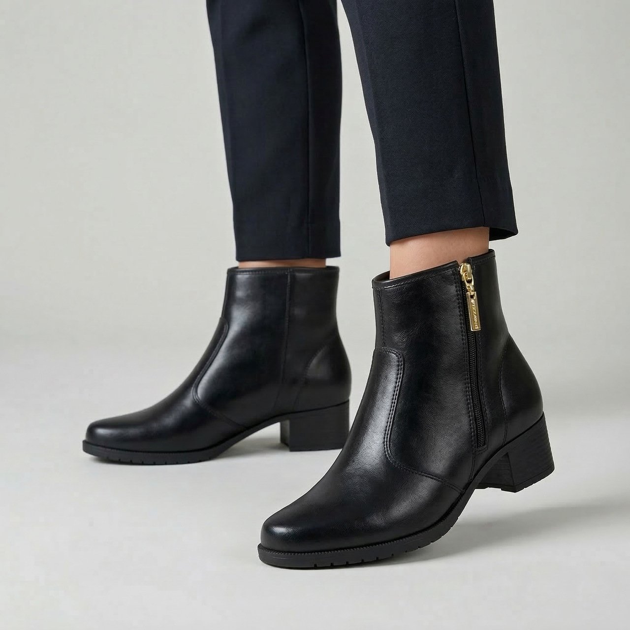 Bota Moleca Cano Curto Preta Preto 2