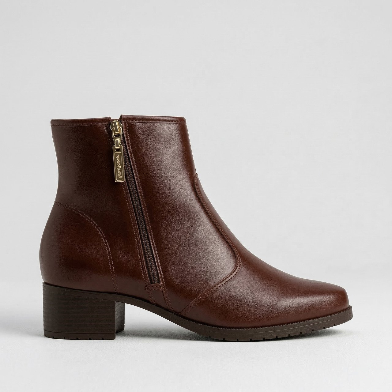 Bota Moleca Cano Curto Café