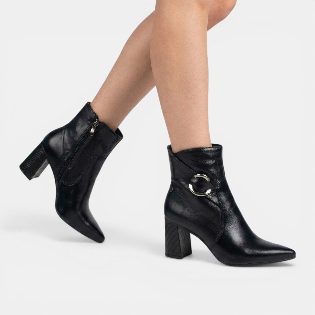 Bota Tanara Cano Curto Em Couro Preta Preto 3