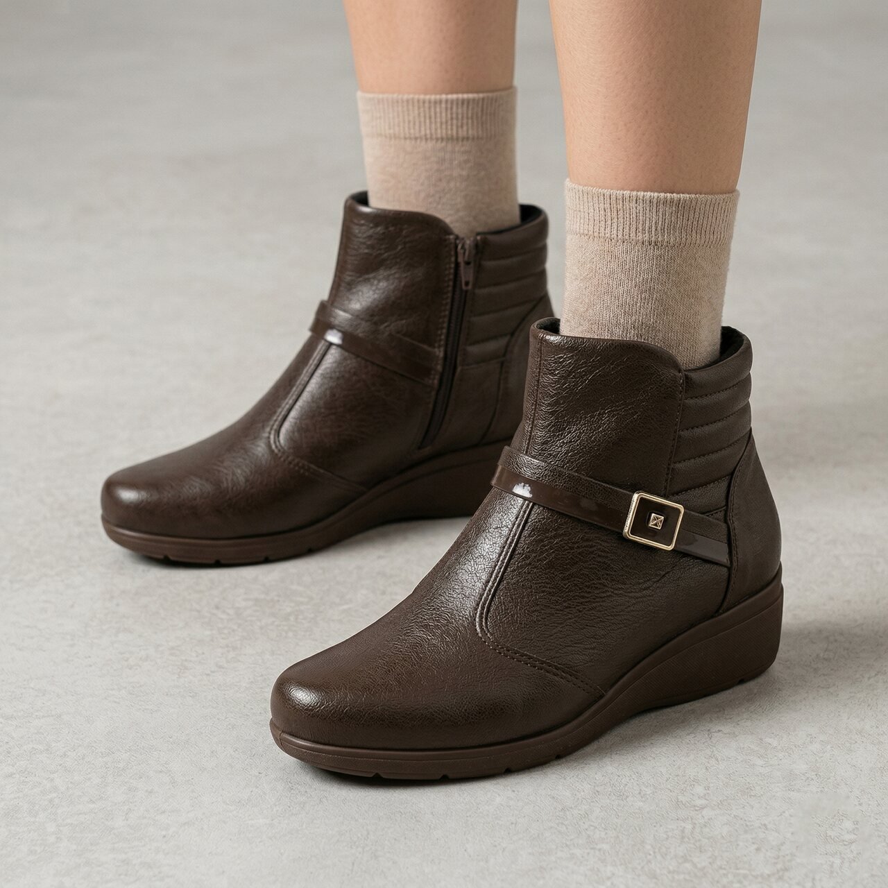 Bota Piccailly Cano Curto Anabela Marrom Marrom 2
