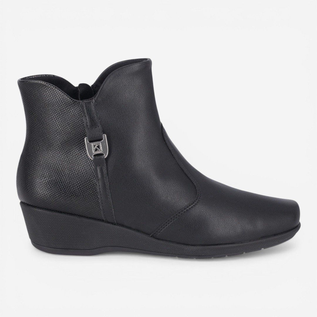 Bota Piccadilly Cano Curto Anabela Preta