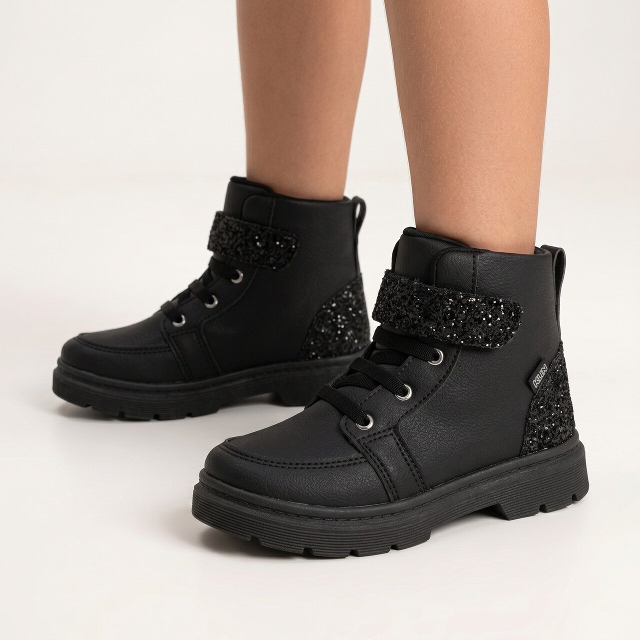 Coturno Klin London Infantil Preto com Glitter Preto 2