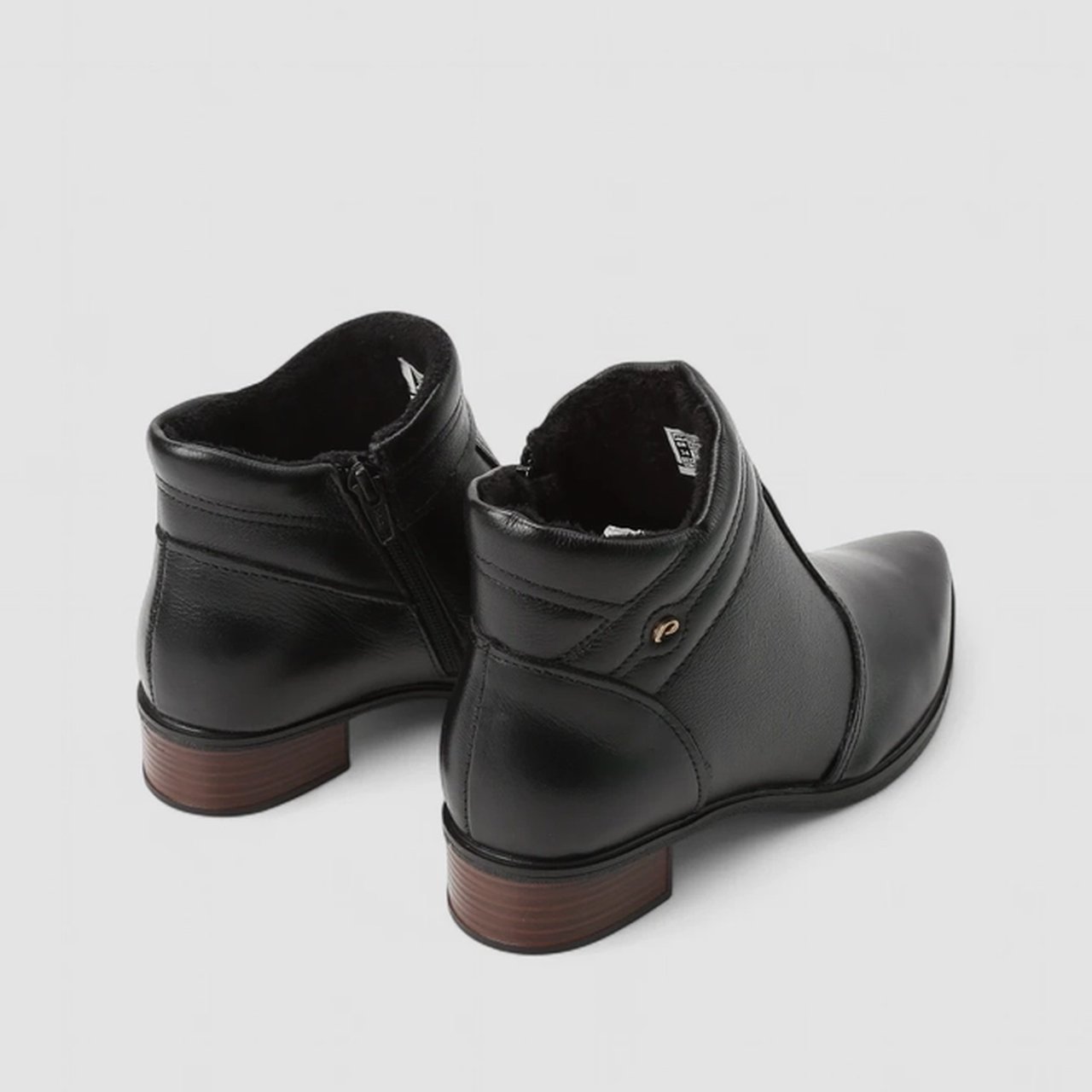 Bota Pegada Cano Curto Em Couro Preto Preto 3