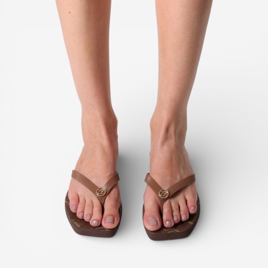 Chinelo Rasteiro Brizza Arezzo Marrom Marrom 4