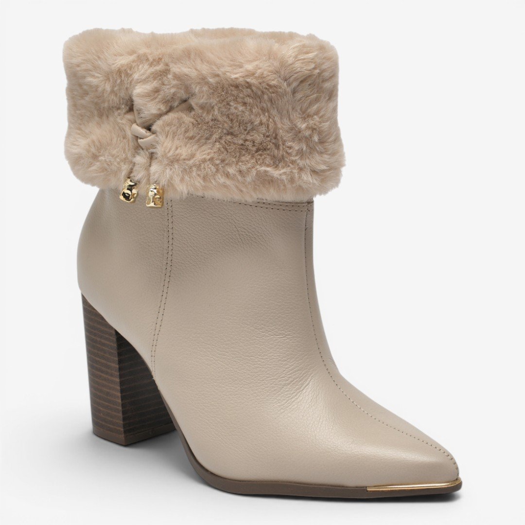Bota Via Marte Cano Curto Em Couro Off White Com Pelo Bege 5