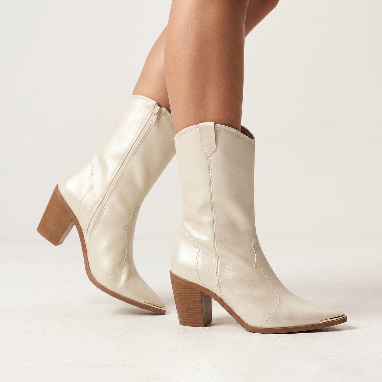 Bota Western Moleca Ana Castela Off White Branco 2