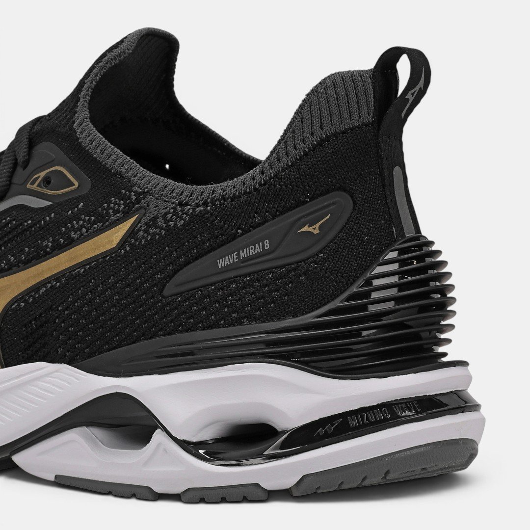 Tênis De Corrida Mizuno Wave Mirai 8 Preto com Dourado Preto/Dourado 8