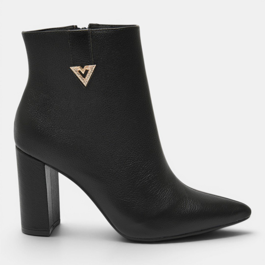 Bota Via Marte Cano Curto Em Couro Preto