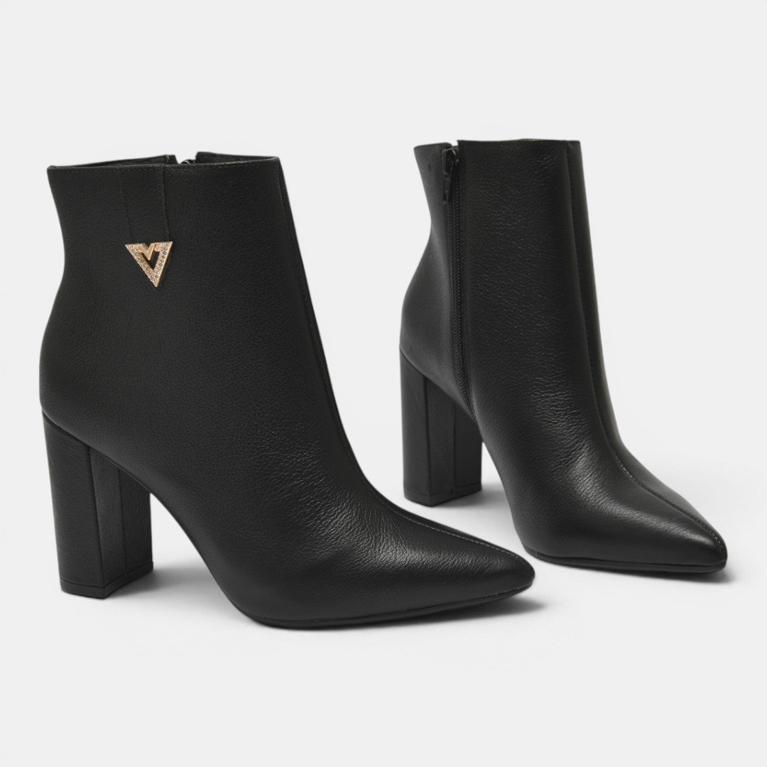 Bota Via Marte Cano Curto Em Couro Preto Preto 5