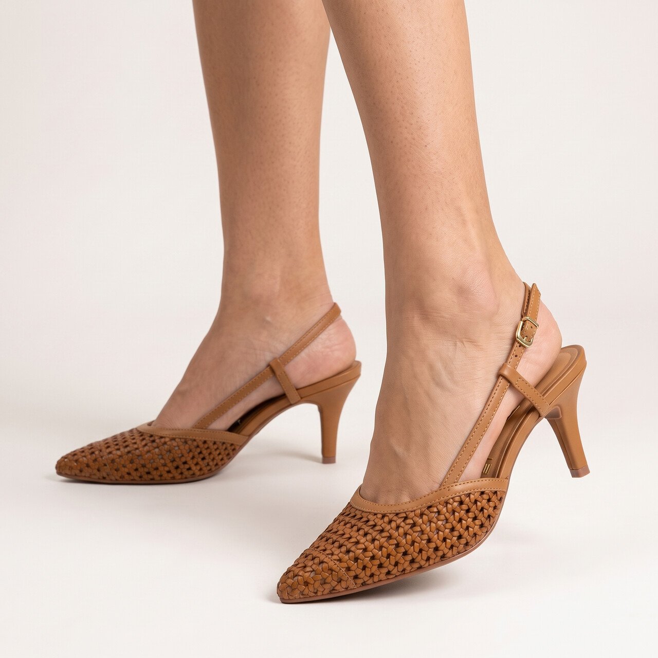 Scarpin Slingback Vizzano Tramado Caramelo Bege 2