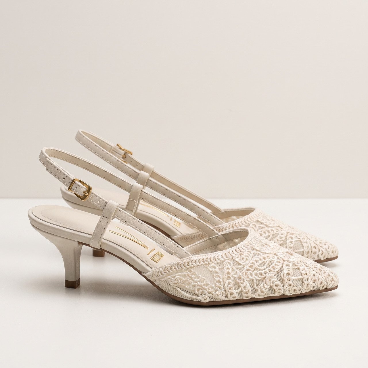 Scarpin Slingback Vizzano Rendado Off White Branco 3
