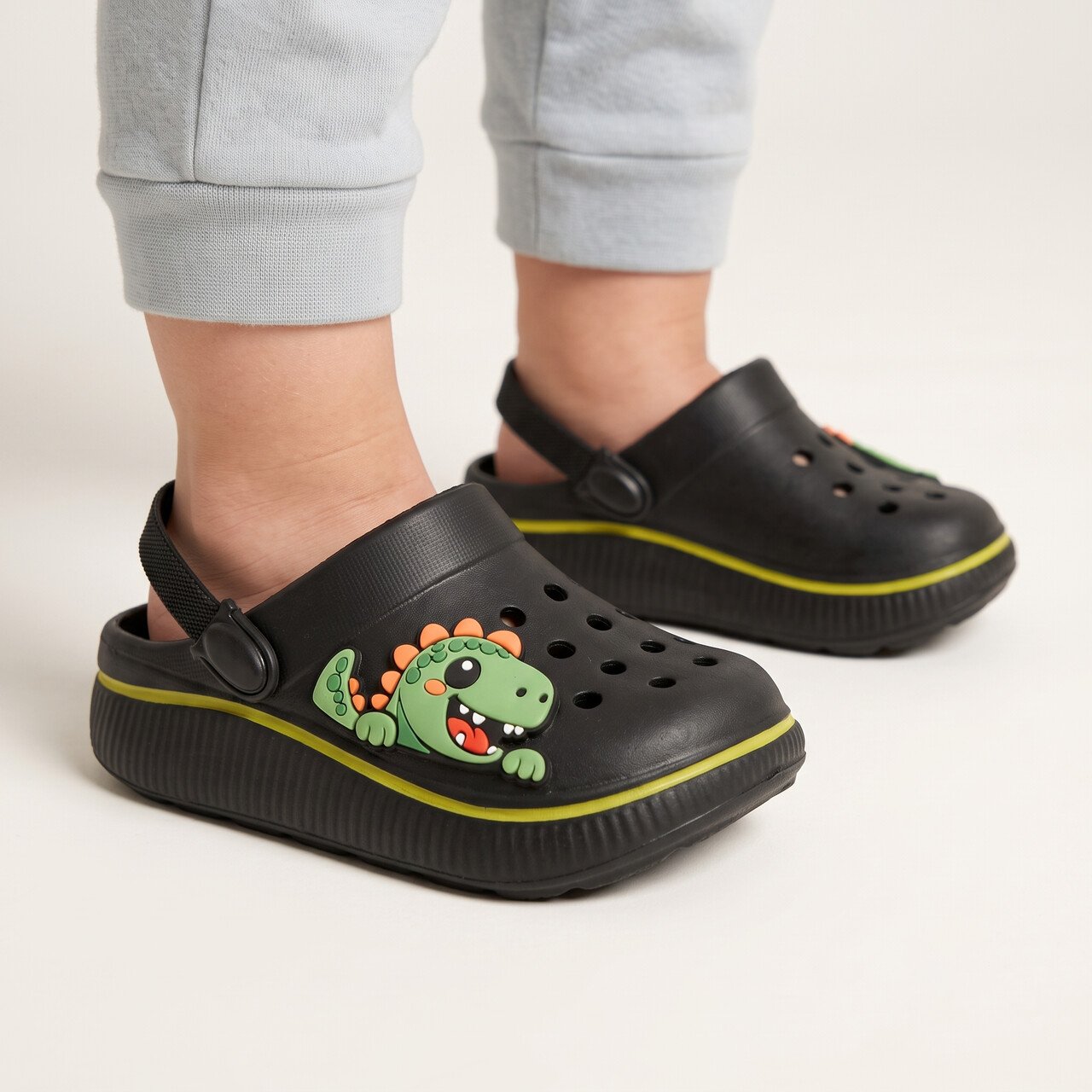 Babuche Infantil Molekinho Dinossauro Preto Preto 2