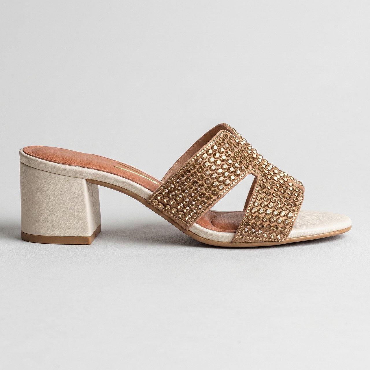 Tamanco Feminino Vizzano Com Strass Off White