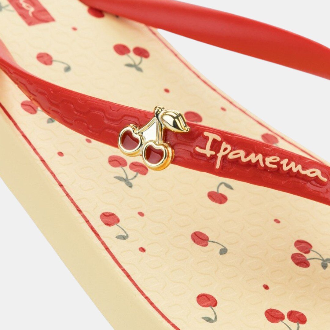 Chinelo Ipanema Fashion Print Feminino Estampa Cerejinhas Bege 4