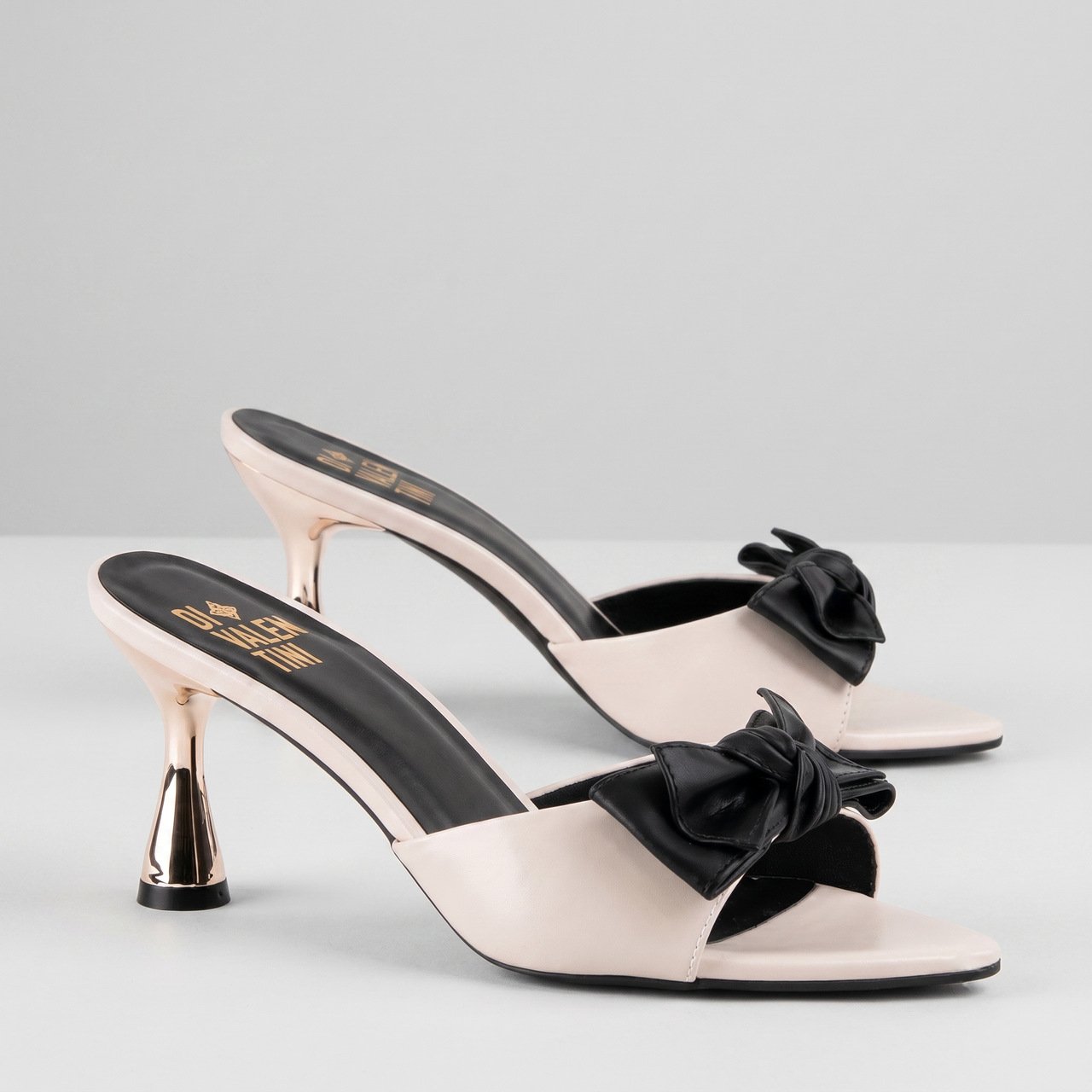 Tamanco Di Valentini Off White com Laço Preto Branco 3
