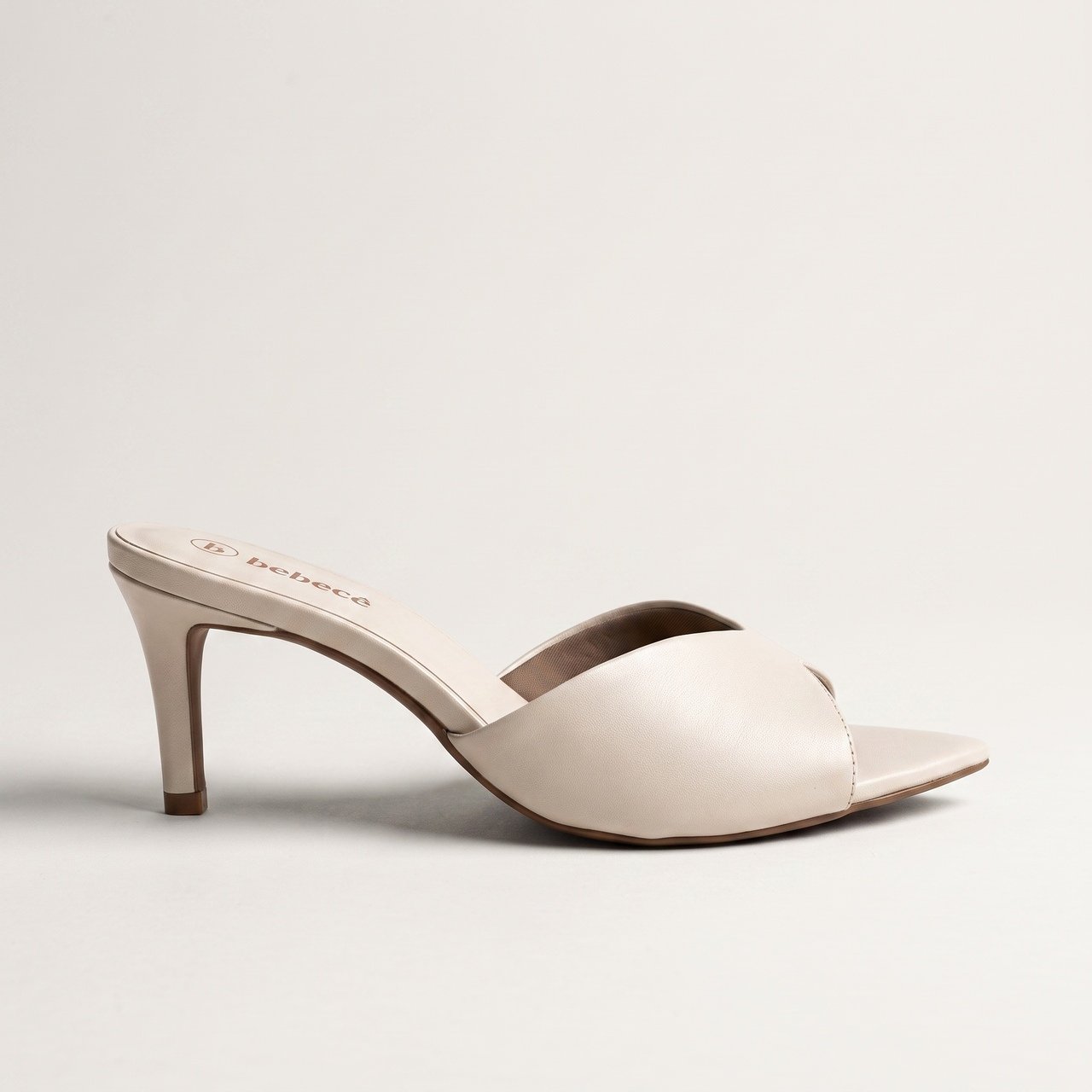 Tamanco Bebecê Feminino Com Bico Folha Off White