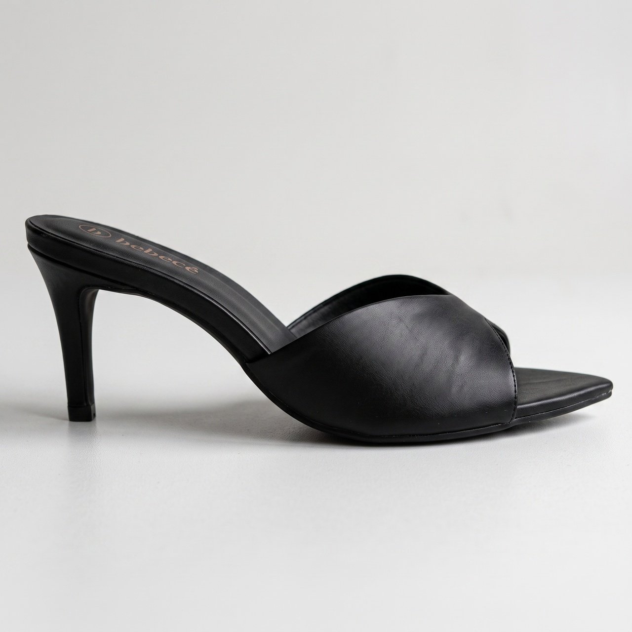 Tamanco Bebecê Feminino Com Bico Folha Preto