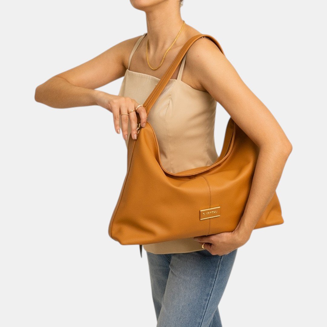 Bolsa Rafitthy Hobo Soft Glam Caramelo Bege 2