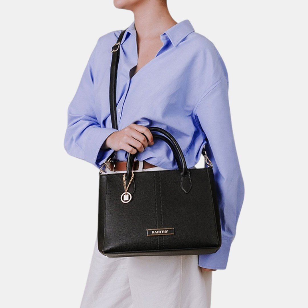 Bolsa Rafitthy Satchel Signature Charm Preta Preto 2