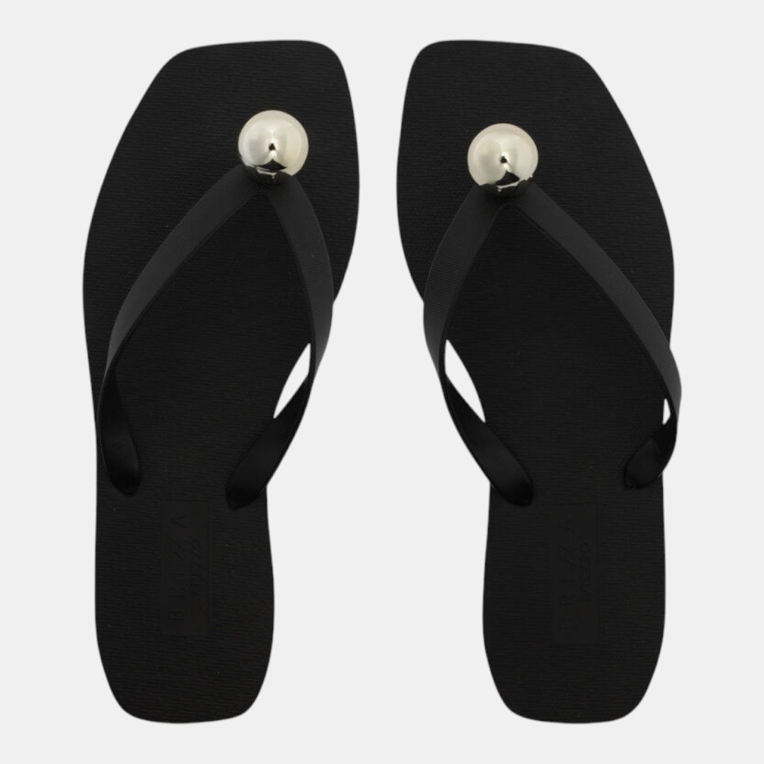 Chinelo Arezzo Brizza Minimal Chic Preto