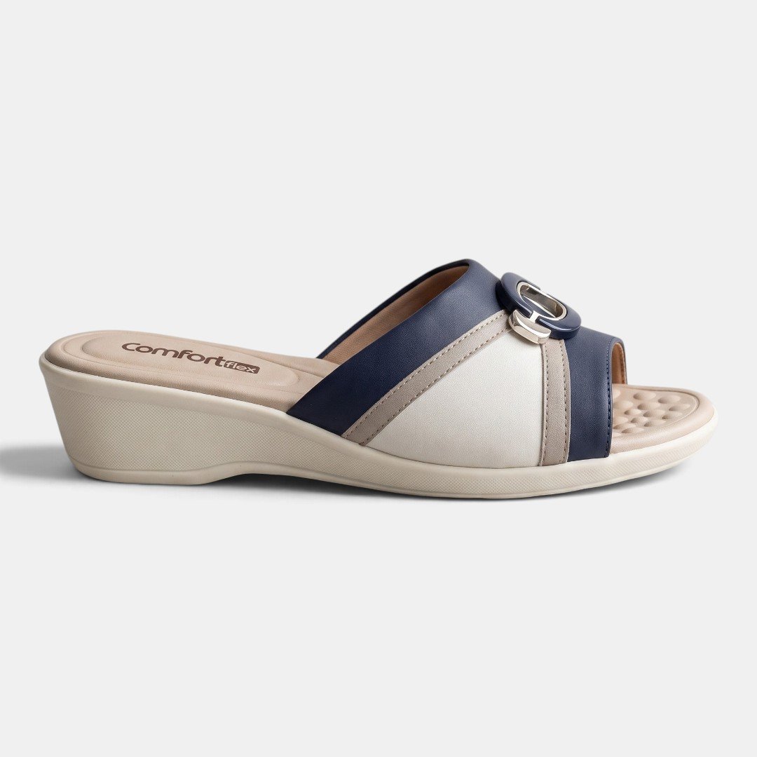 Tamanco Comfortflex Anabela Com Enfeite Metalizado Off White com Azul