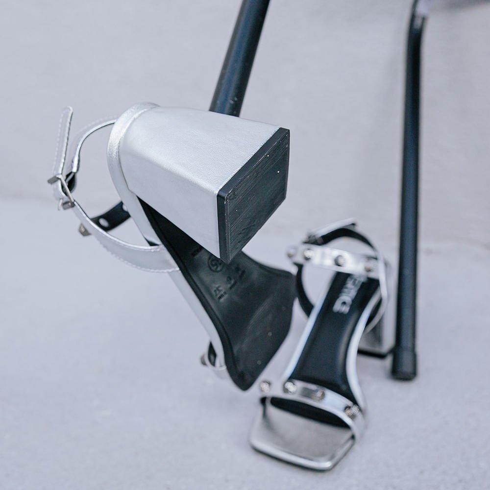 Sandalia Salto Alto Bloco Spike Prata Prata 5