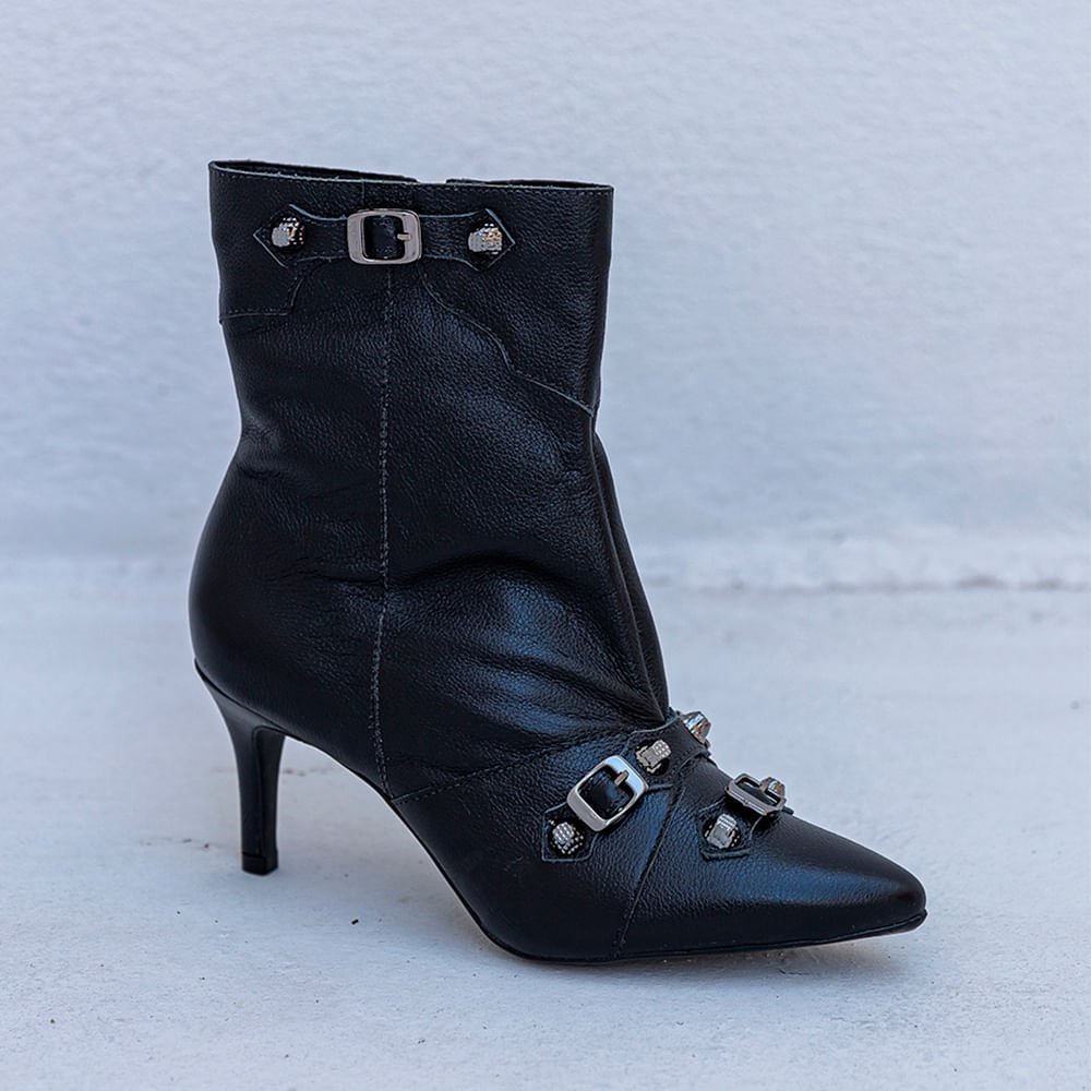 Bota Bico Fino Fivelas Cano Curto Preto Preto 1