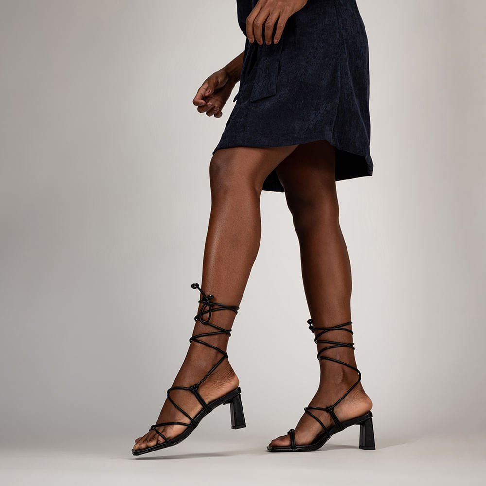 Sandália Salto Square com Amarração  Preto Preto 2