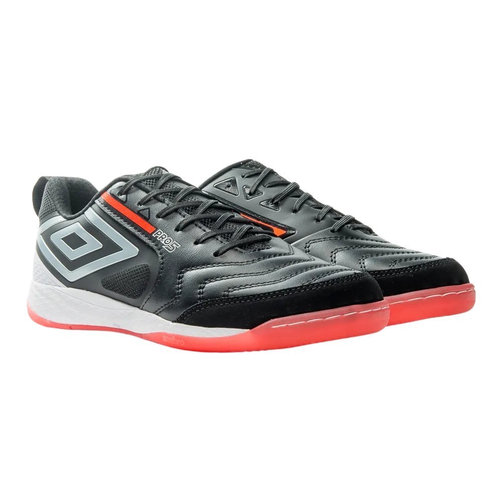 Chuteira Umbro Futsal Pro 5 Bump Preto/Prata 2