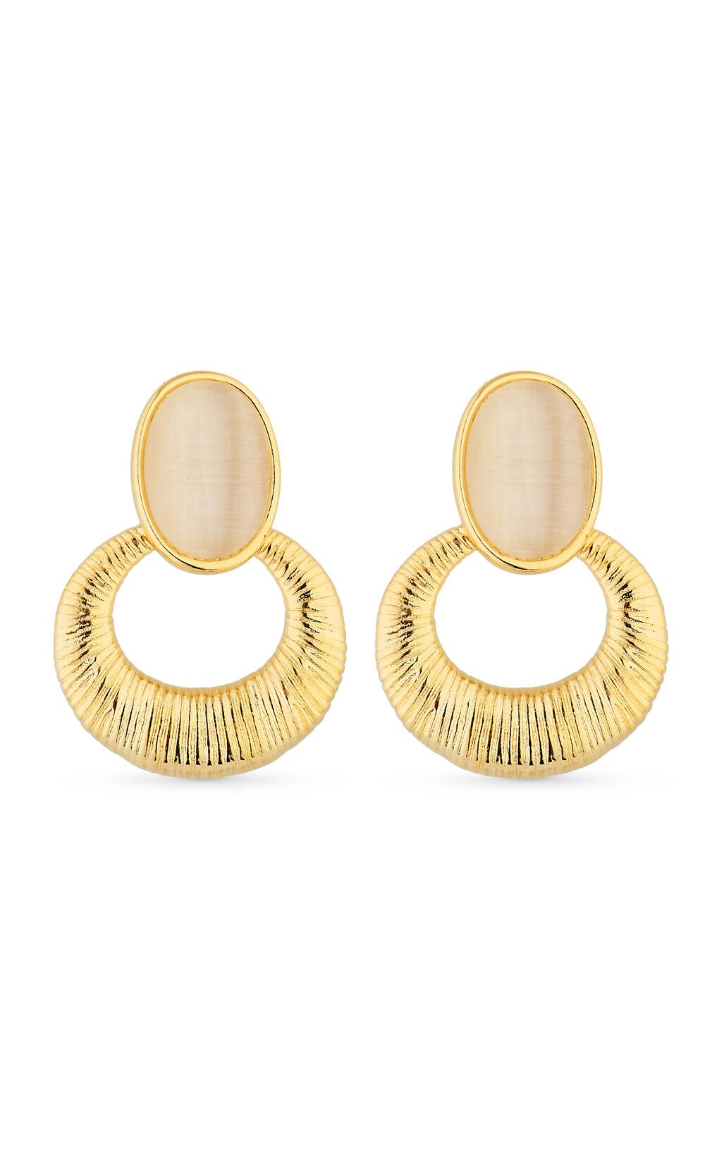 Brinco Madrepérola Oval Dourado Banhado Ouro