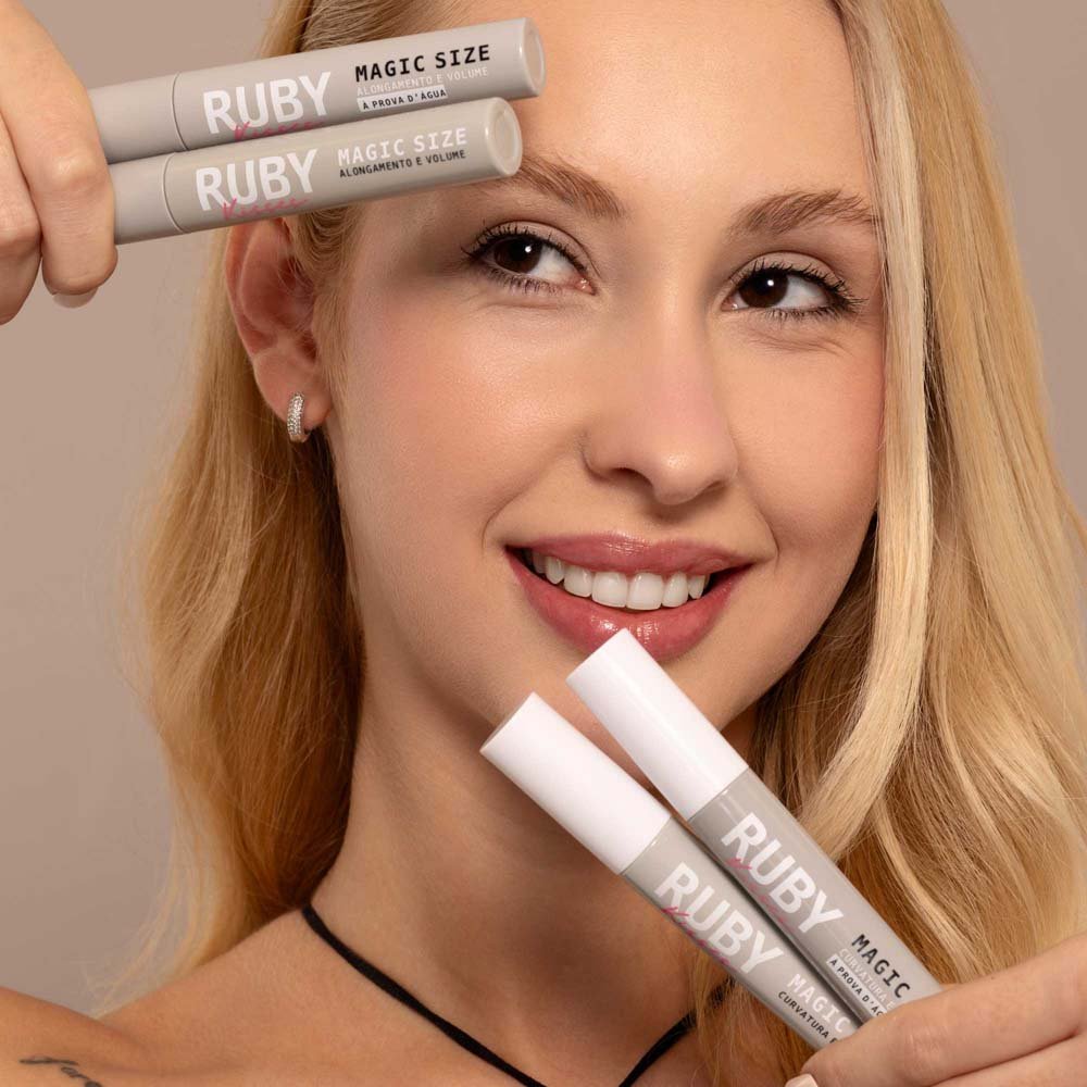 Máscara de Cílios Magic Size À Prova D'Água - Ruby Kisses Preto 5
