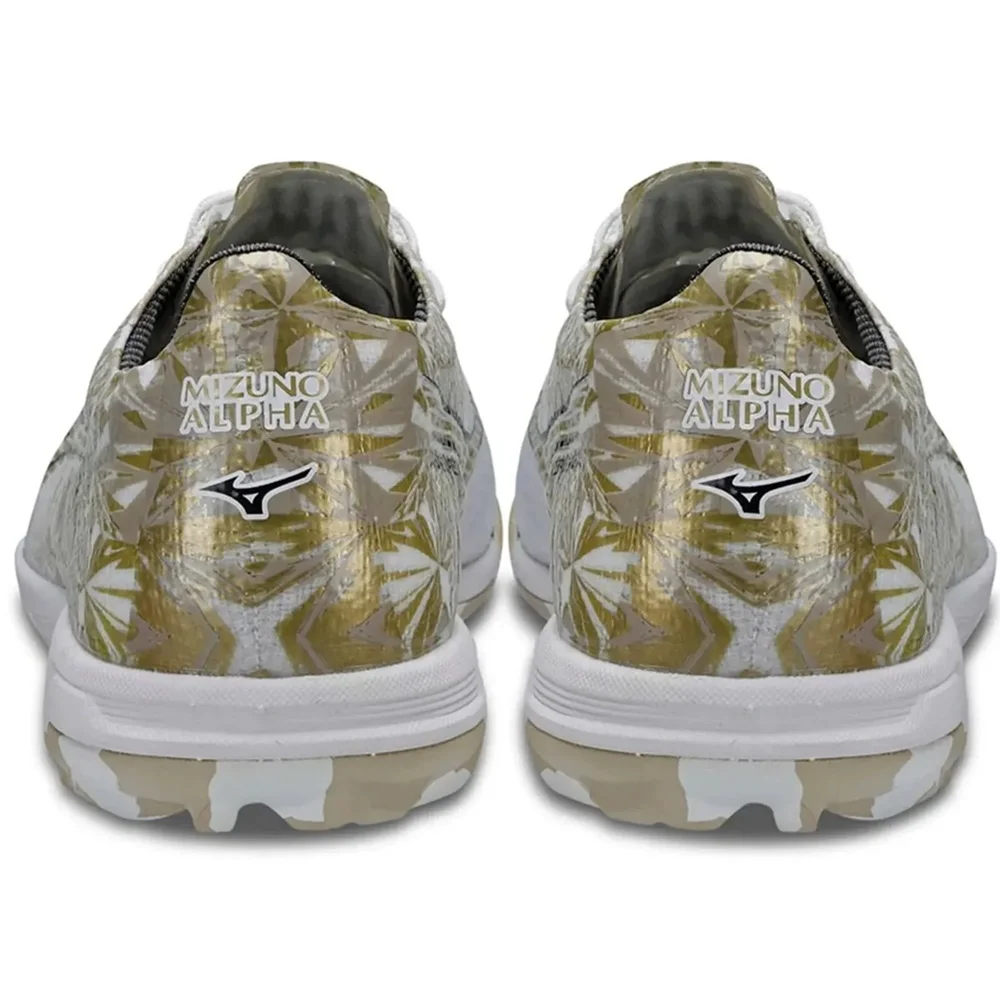 Chuteira Society Mizuno Alpha Elite AS Dourado 3