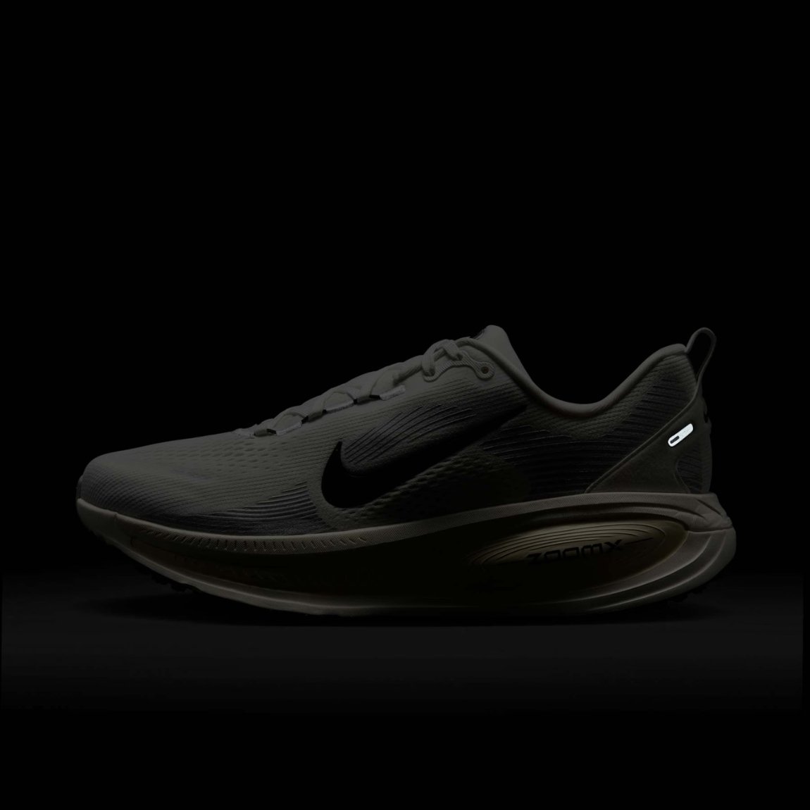 Tênis Nike Vomero 18 Off White 7