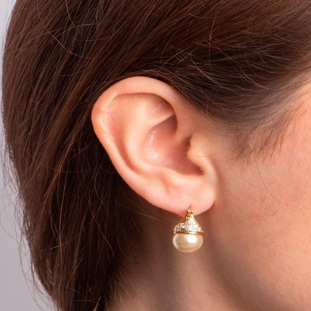 Brinco Lady Pérola Cravejado em Zircônias 10mm Click Ouro Dourado 4