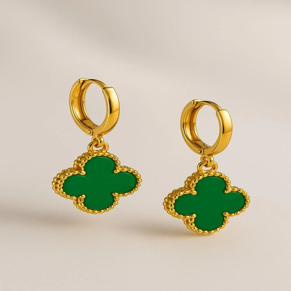 Brinco Click Trevo Esmeralda 15mm Ouro Dourado 5