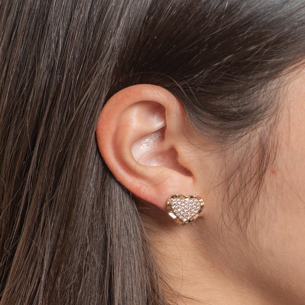 Brinco Coração Cravejado em Zircônias Lateral Lisa Ondulado 12x14mm Ouro Dourado 6