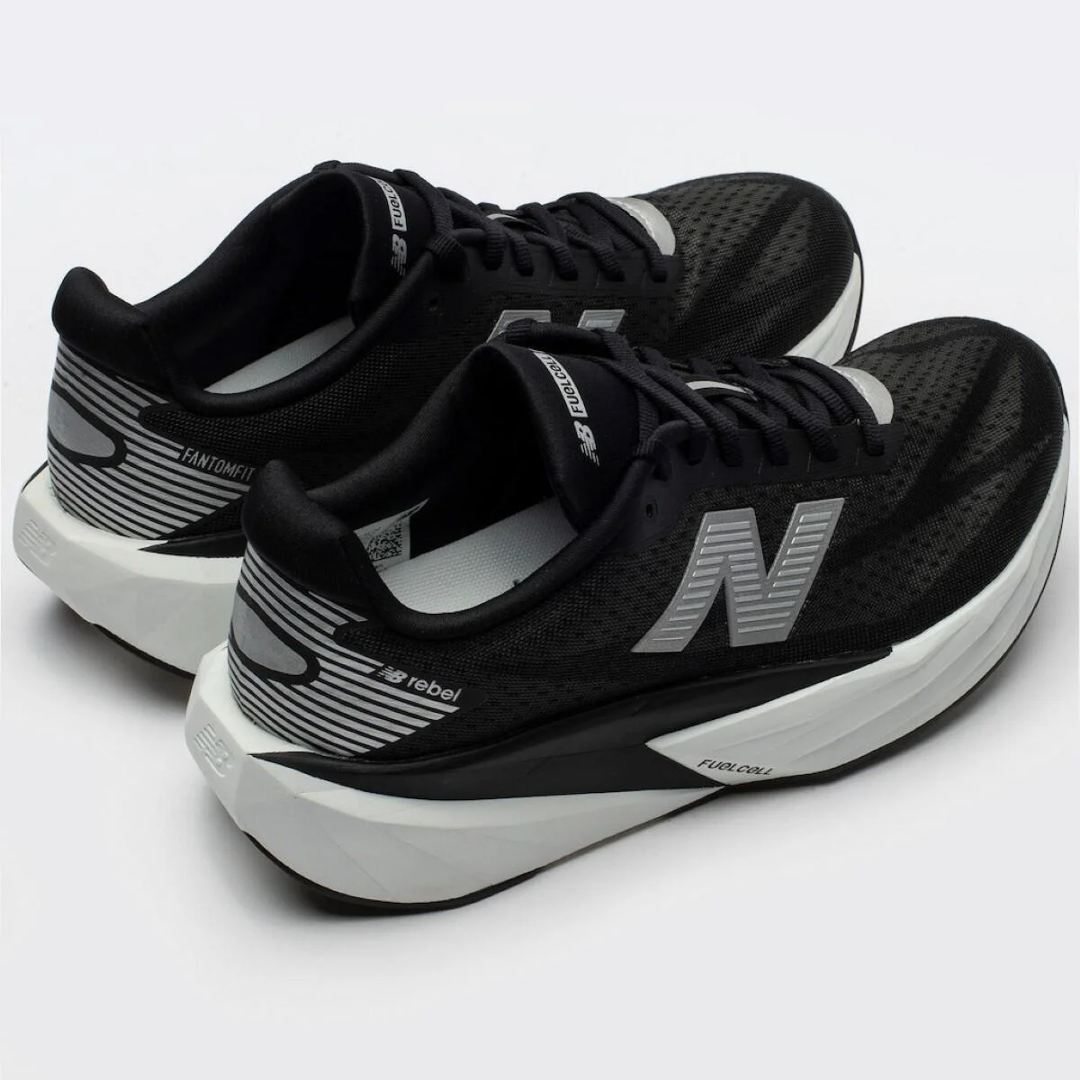 Tênis New Balance Fuelcell Rebel V5 Masculino Preto/Branco