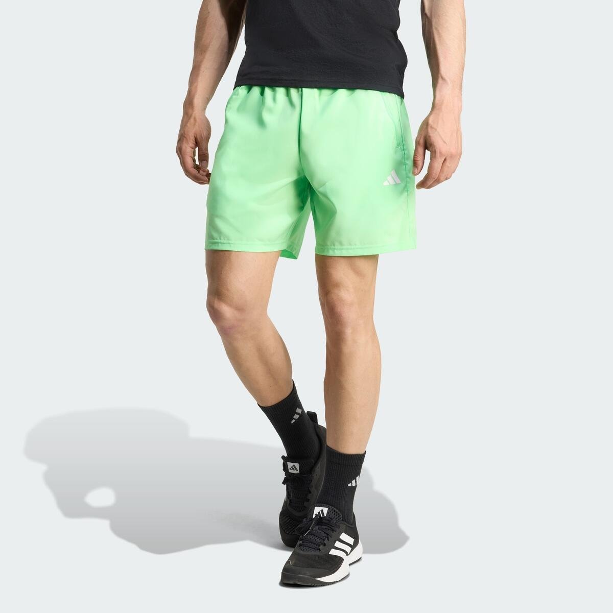 Short Adidas Treino Essentials Woven Masculino Verde/Branco 2