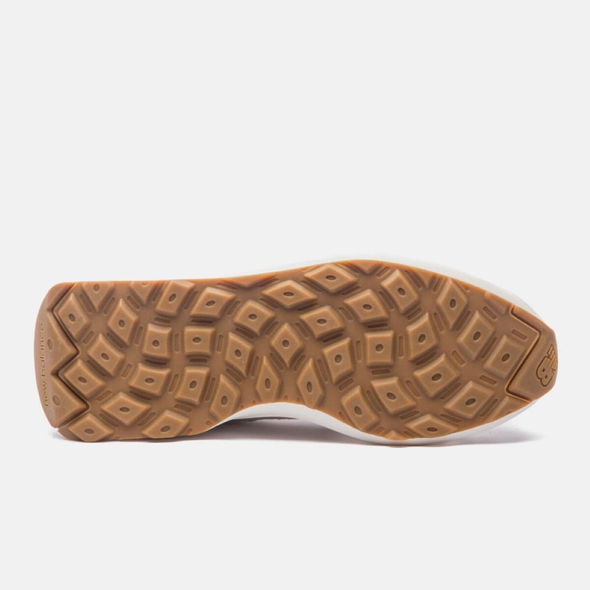 Tênis New Balance 370 v1 Unissex Marrom 5