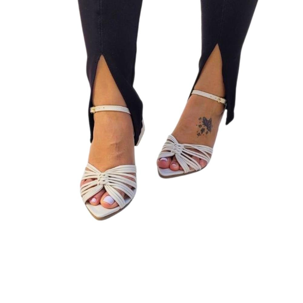 Rasteirinha Bico Folha e Fechamento em Fivela Off White 2