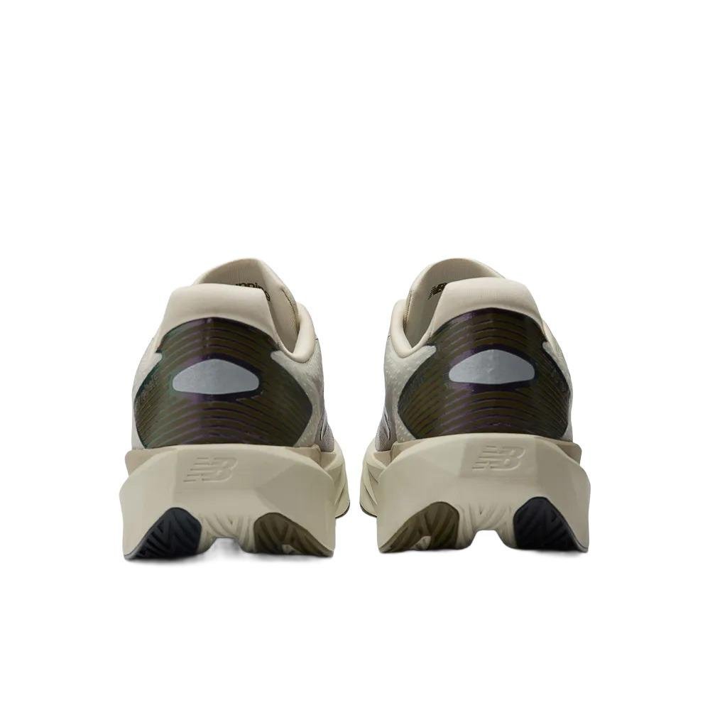 Tênis New Balance FuelCell Rebel V5 Bege/Roxo 6