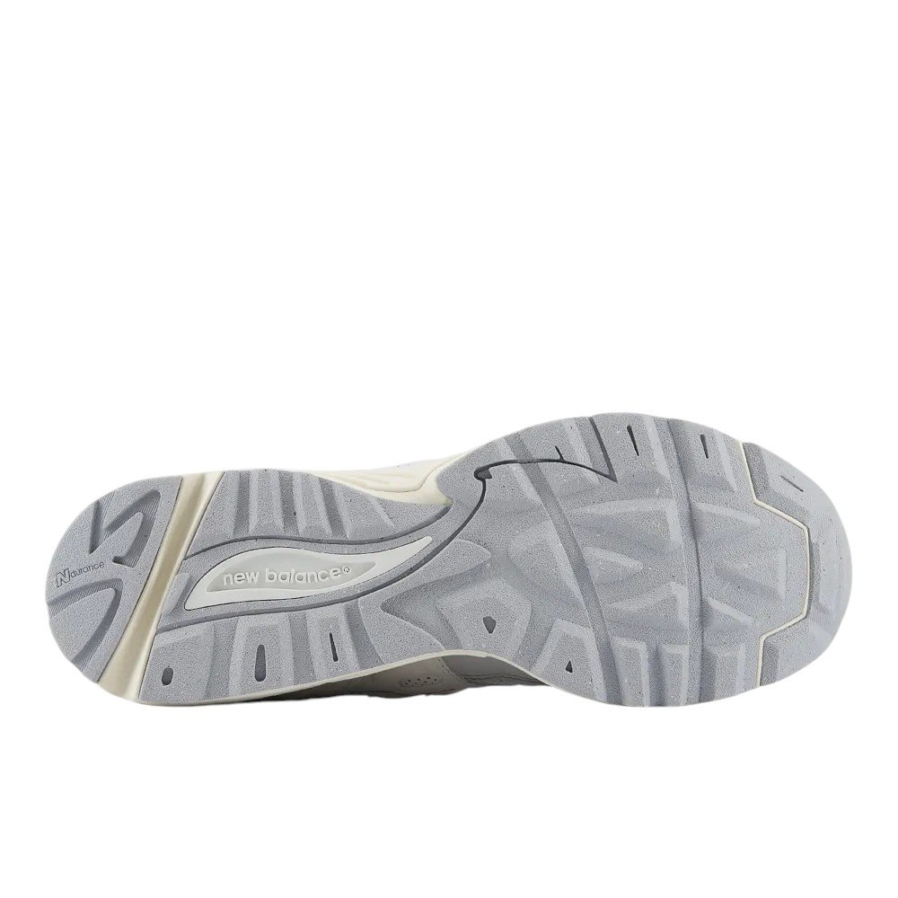 Tênis New Balance 880R Branco 4