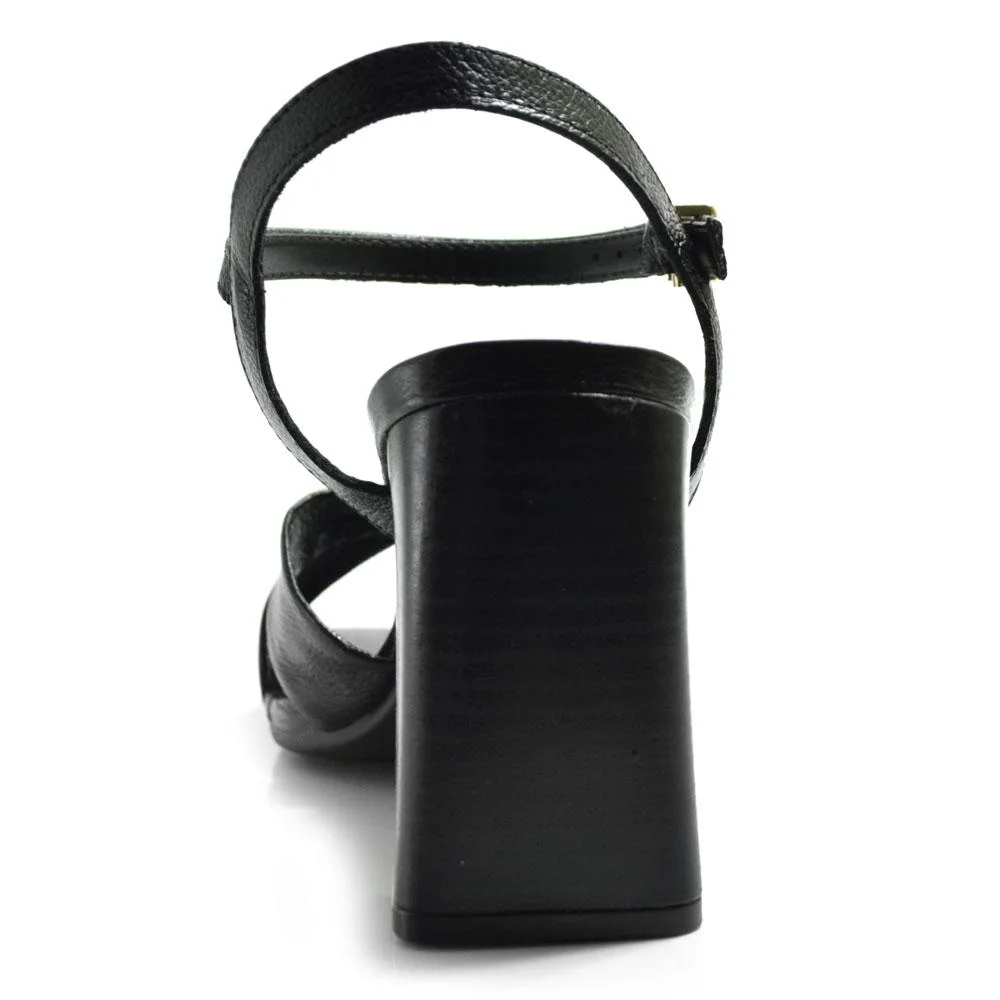Sandália de Couro e Salto Bloco Via Marte 319-002-01 Preto 4