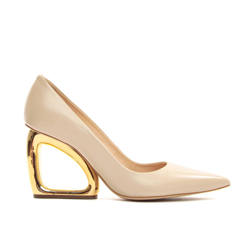 Scarpin Couro Creme Salto Vazado Cecconello 2202002-2